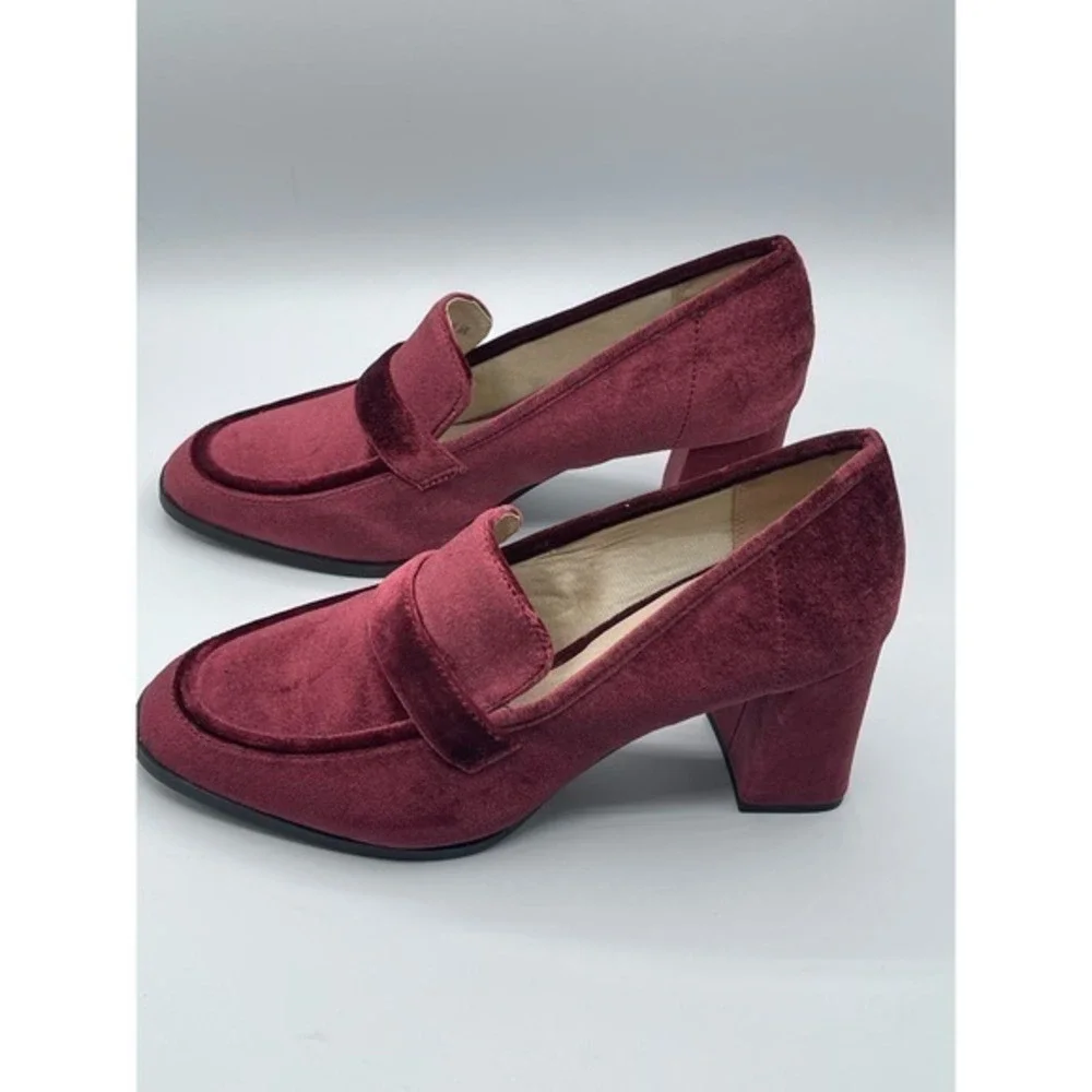 Pinot Noir‎ Velvet Farrah Loafer Women's Size 9W